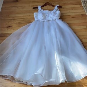 DESTINATION WEDDING — amazing 2 piece top & skirt white formal/wedding..♥️